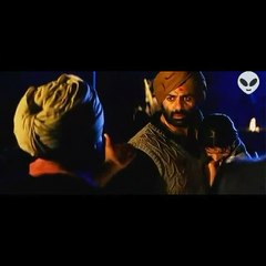 Sunny Deol Full Gaali In Gaddar Saving amisha Ass..