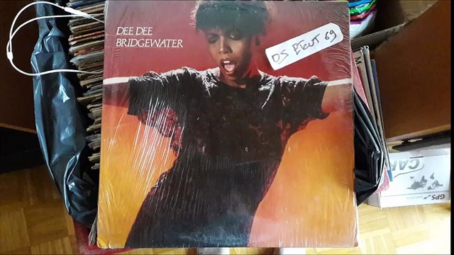 DEE DEE BRIDGEWATER-THAT'S THE WAY LOVE SHOULD FEEL(RIP ETCUT)ELEKTRA REC 80