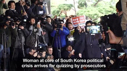 Prosecutors quiz woman at core of S. Korea political crisis