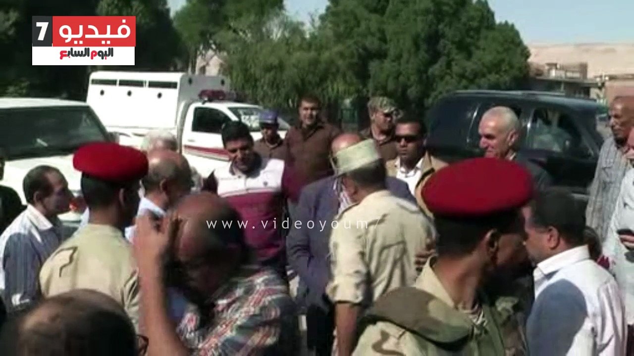 القوات المسلحة توزع 700 كرتونة مواد غذائية على...