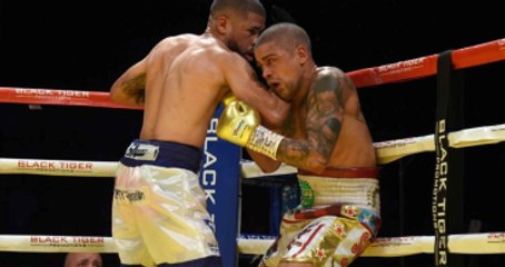 Lopez Rakibini Dövdü, Ardından Antrenöründen Dayak Yedi