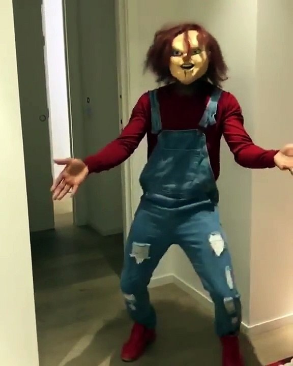 Patrice Evra danse déguisé en Chucky pour Halloween