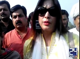 PTI female supporters openly threats government