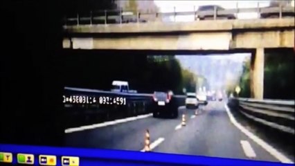 Un pont s’effondre sur des automobilistes