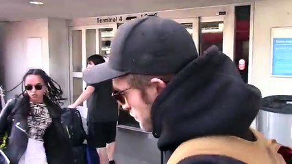 #3 Robert Pattinson & FKA Twigs Airport in Los Angeles 26.09.2016