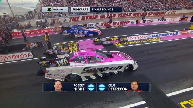 Son dragster décolle à plus de 400 km/h et il gagne la course