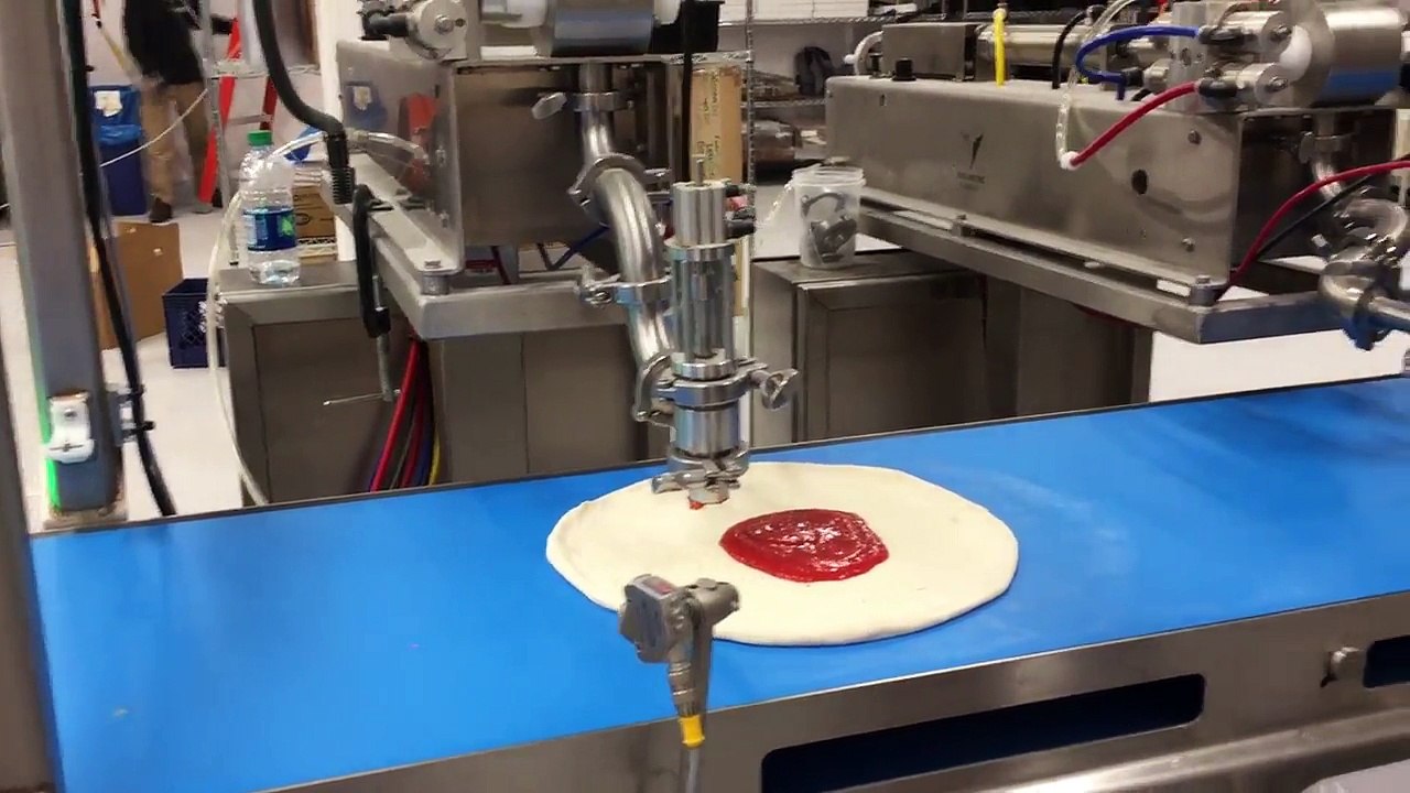 At Zume, robots make the pizza