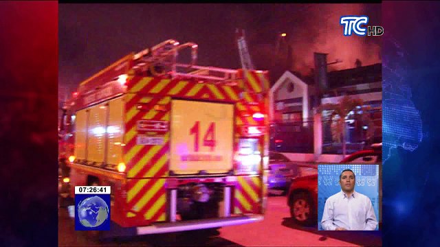 Incendio destruyó una bodega de abastos en el norte de Guayaquil