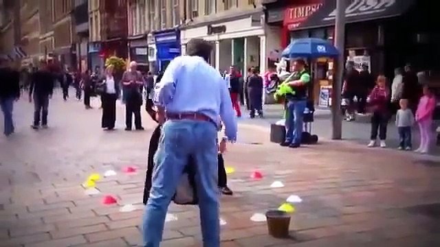 شاهد أفضل لاعب كرة قدم في العالم -