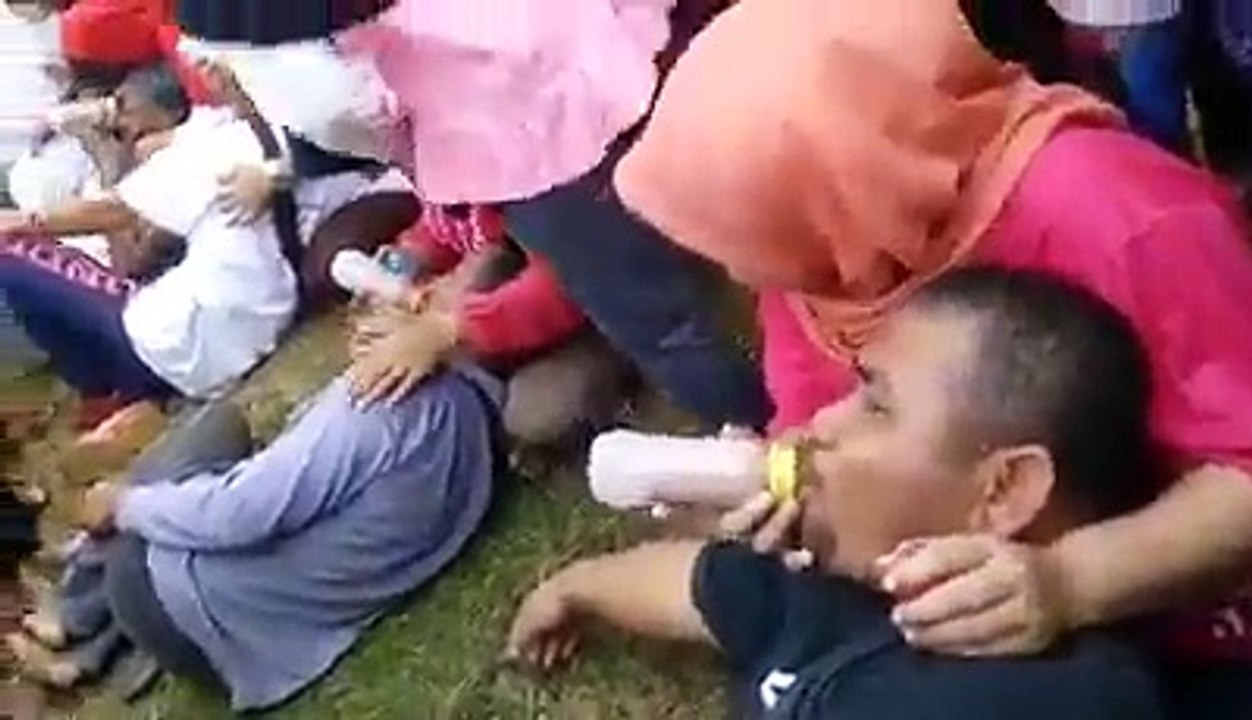 ফিটার খাওয়ানোর প্রতিযোগিতা । হা হা হা