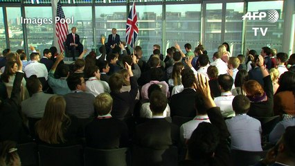 John Kerry rencontre le maire de Londres et reçoit une médaille