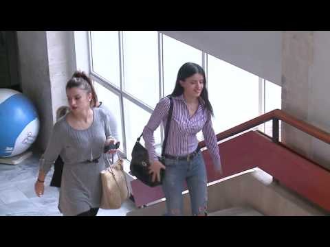 “Ekonomiku” hap dyert për më të mirët nga universitetet private - Top Channel Albania - News - Lajme