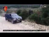 Ora News - Vlorë - Braktisin fuoristradën me 75 kg kanabis, 1 arrestohet, 1 në kërkim