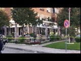 Ora News - Plagosje tek ish ekspozita në Tiranë, i riu qëllohet nga një makinë