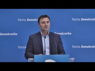 Report TV - PD: Policia shtypi me dhunë protestën kundër impiantit të mbetjeve në Fier