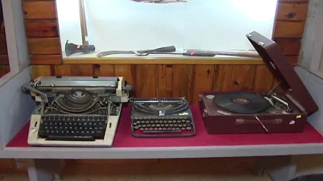 Report TV - Zbulohen fotot e rralla të Dhimitër Vangjelit, 60 vjet në arka municionesh