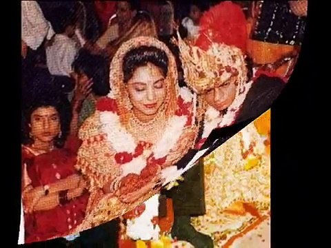 Shahrukh Khan with wife Gauri Khan & kids Aryan, Suhana & AbRam Khan