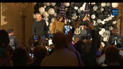 A ritmo de "Thriller" los Obama celebran su último "Halloween" en Casa Blanca