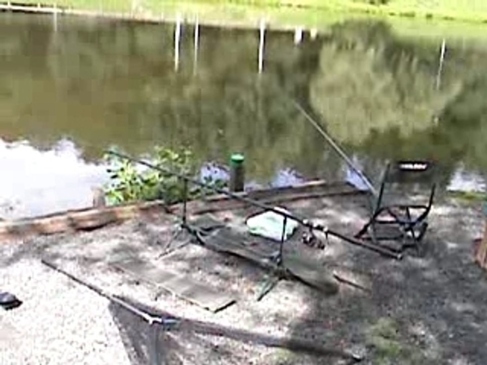 camp au bord de l'eau
