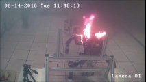 Explosion d'un robot humanoide de la NASA... OUPS
