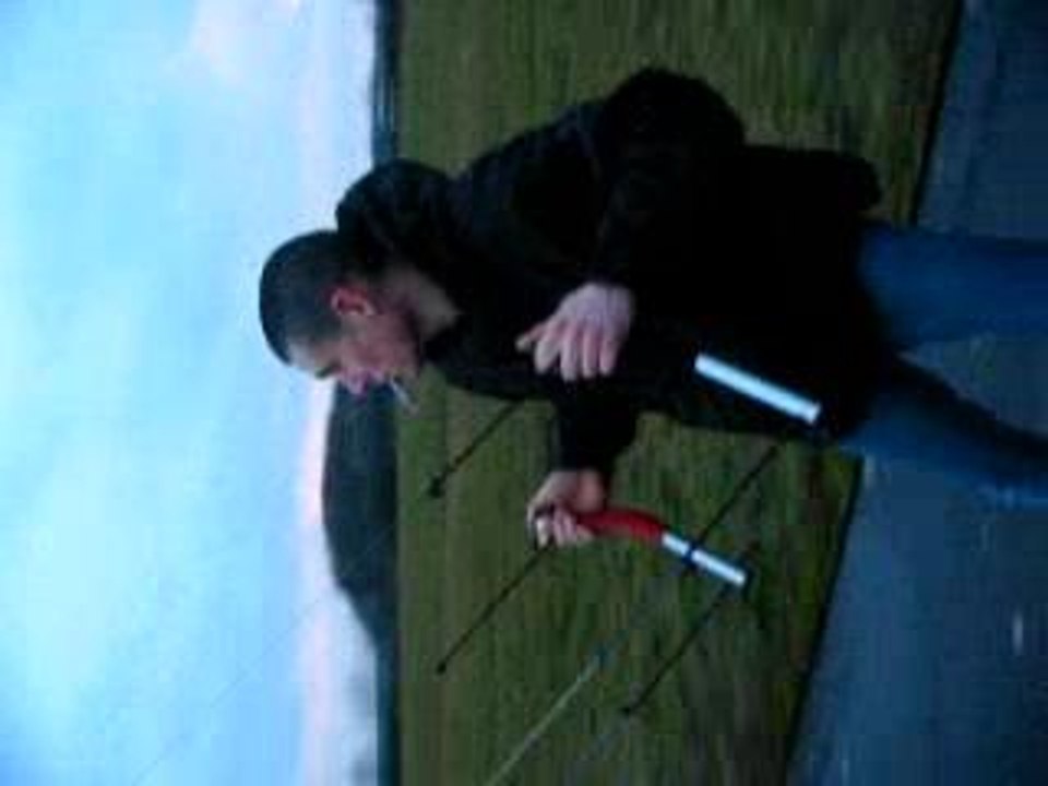 Totof en mountainboard au spot secret