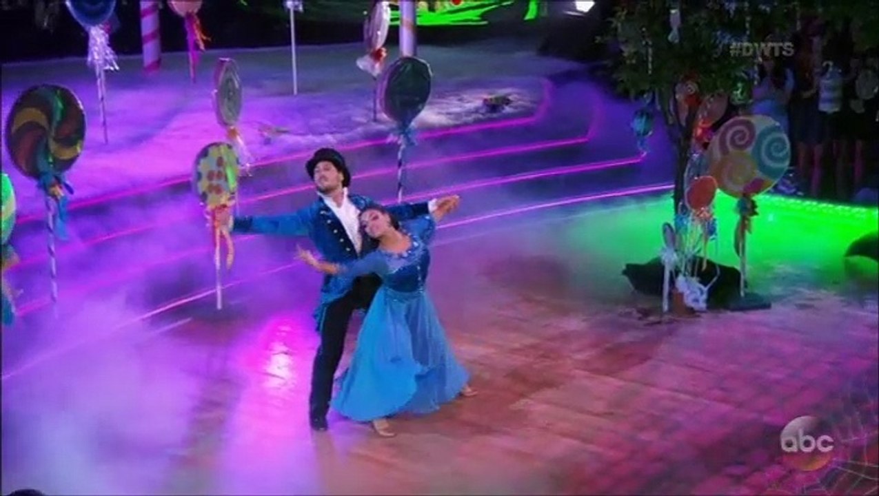 Laurie Hernandez & Valentin Chmerkovskiy - Viennese Waltz