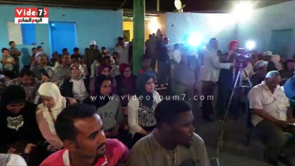 بالفيديو.. أهالى "زرزارة" يواجهون محافظ أسوان بمشاكلهم فى لقاء شعبى