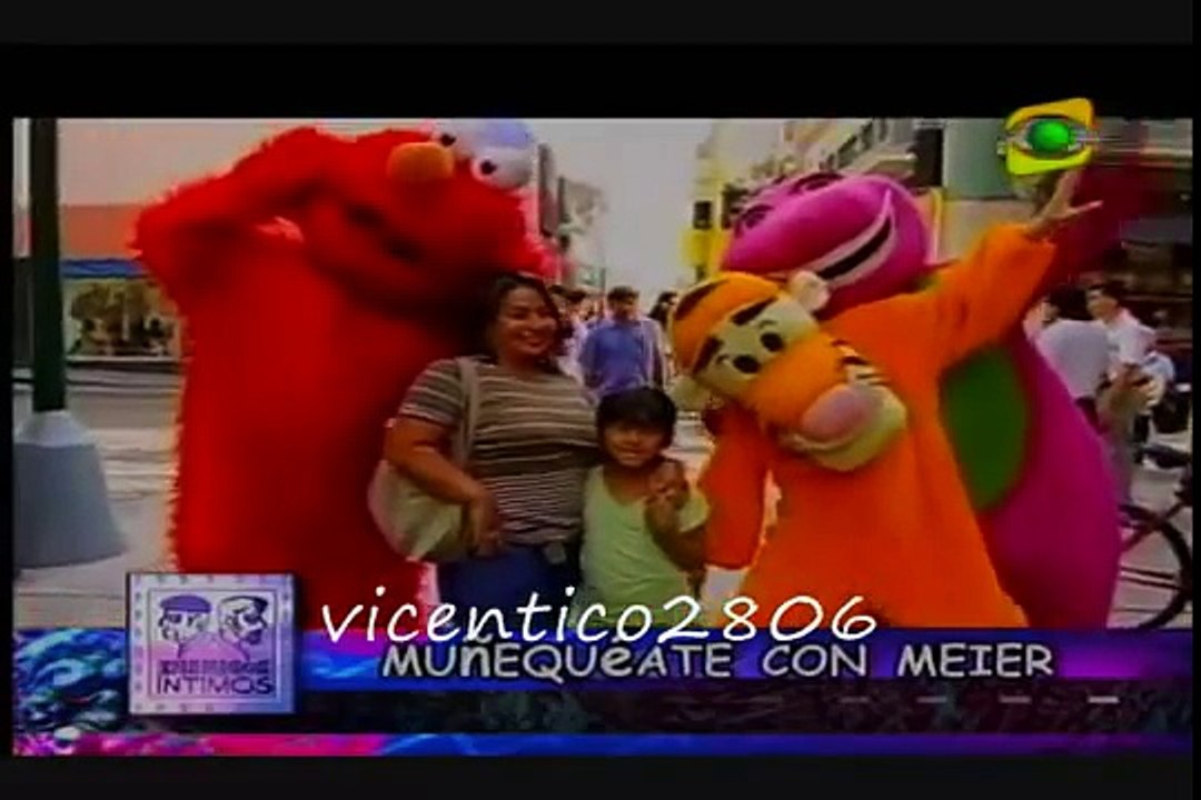 Christian Meier cumple su reto disfrazarce 'Barney' _parte2