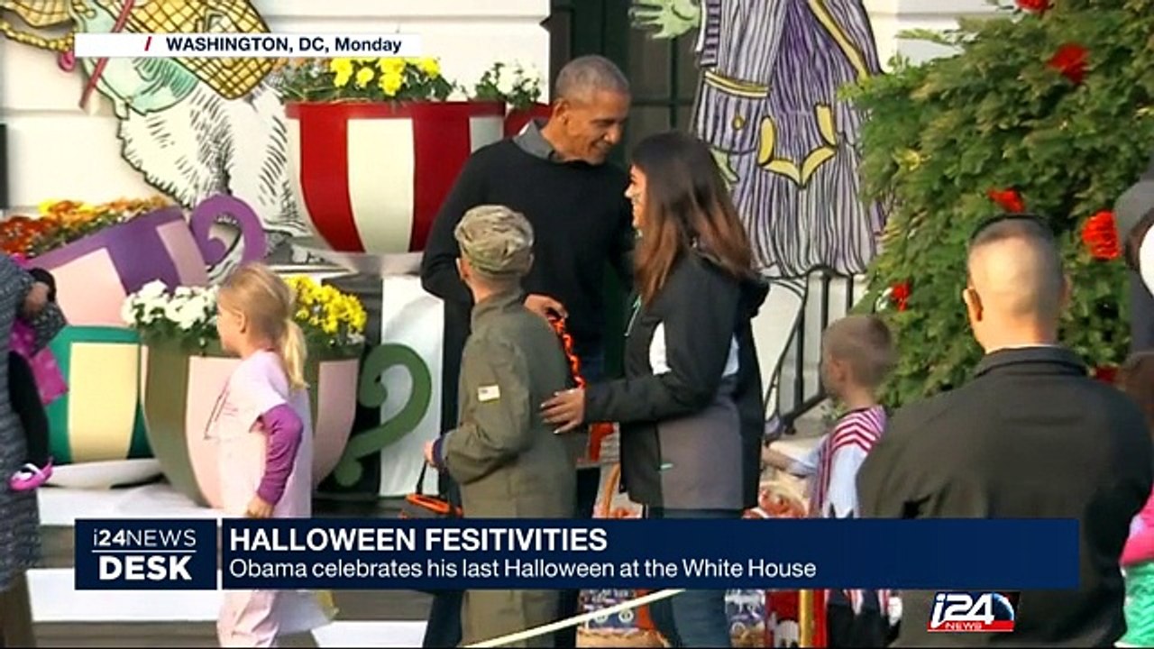 Obama celebrates his last Halloween at the White House