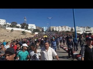 إنتفاضة الشعب الريفي ضد مقتل محسن فكري بائع السمك بالحسيمة أول مرة كنشوفها نايضة بحال هاكا فالمغرب