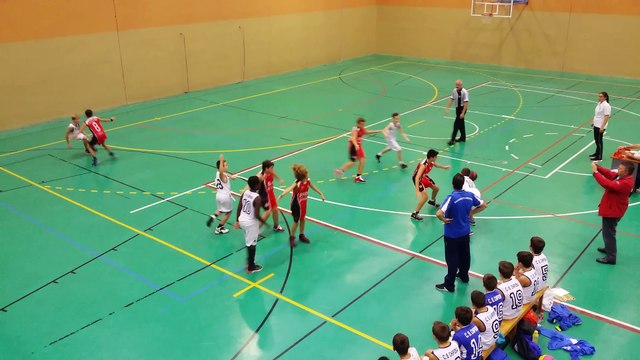 MOMENTOS DEL PARTIDO EQUIPO ALEVÍN CONTRA DKV PUERTO.