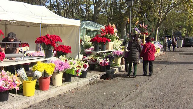 Los españoles celebran el Día de Todos los Santos
