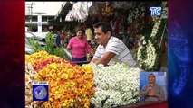 Comerciantes de flores preparan sus arreglos para Día de los Difuntos