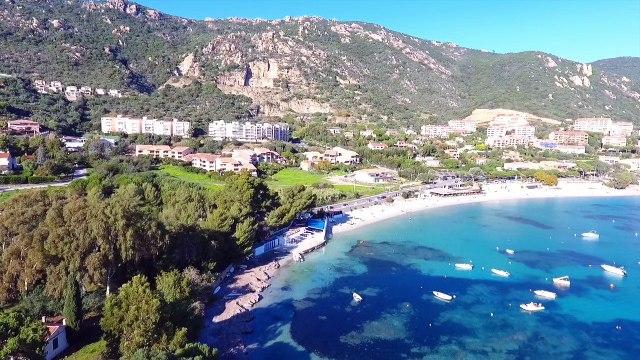 Plage, soleil et baignade en Corse au mois de novembre
