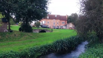 Fallait pas filmer sa maison avec ton drone...