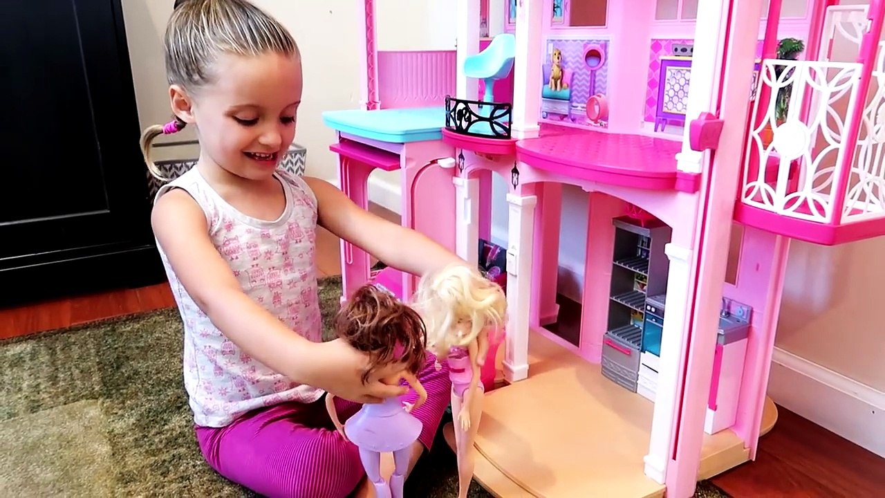 Giant  Spider Girl Part 3 - Toy Freaks Out Nerf War vs MaddaKenz Twins Family Kids Toy Review Vlog-9-o5c84rmXw