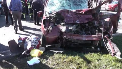 Kamyonet Ile Yolcu Minibüsü Çarpıştı: 1 Ölü, 6 Yaralı