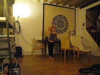 camille-danse-et-saute