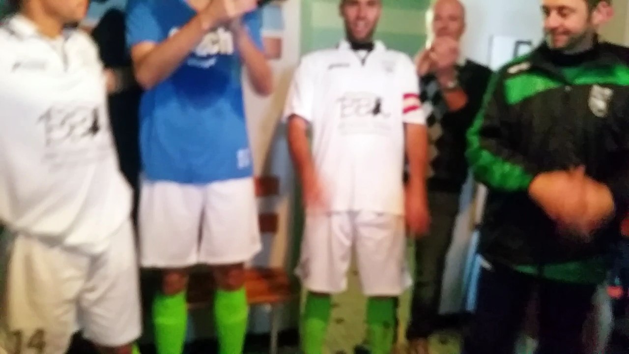 CRI DE JOIE DANS LE VESTIAIRE DE L ASSM