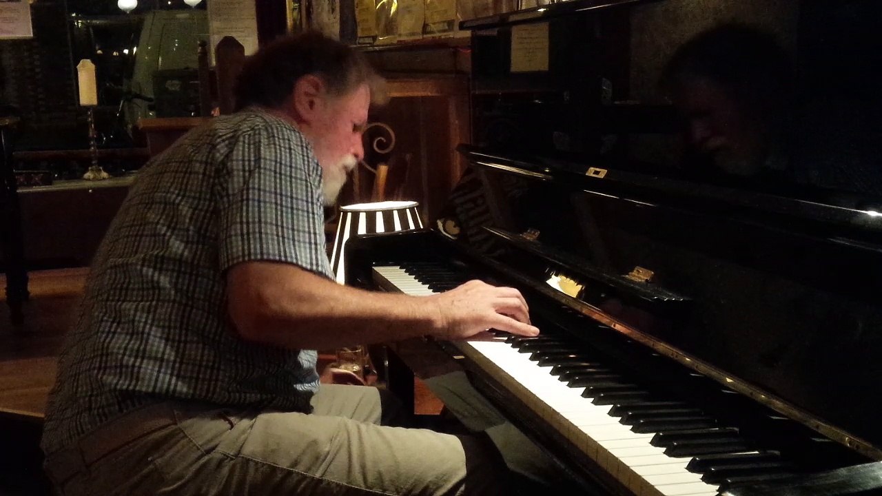 Tenderly (Walter Gross) & You Look Good To Me (Clement Wells) - An informal evening, Amsterdam, 8-23-2016, 6a -
