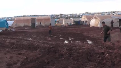 Suriye'nin Kuzeyindeki Çadır Kentleri Su Bastı