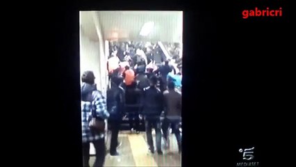 Besiktas Napoli 1 1 - Rissa tifosi alla metropolitana