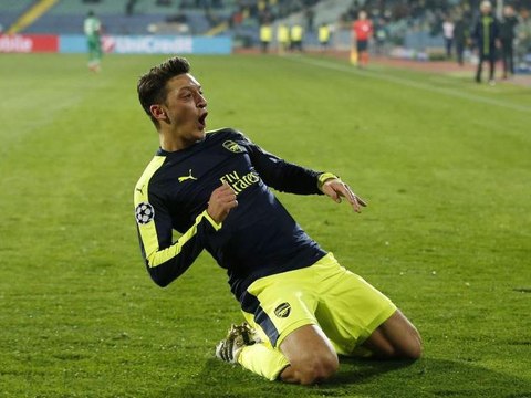 Mesut Ozil Fantastic Gol 2-3 HD Ludogorets 2-3 Arsenal 01.11.2016 HD