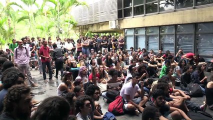 Escolas ocupadas em protesto contra Temer