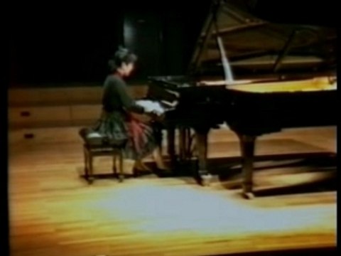 Lully Sakaguchi 17 ans jouant Petrushka de Stravinski