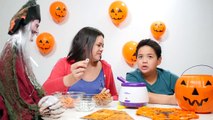 DIY Halloween Recipes - Halloween Cookies & Oreo cookies challenge! Halloween snacks for kids-9Jq6KXgEFqo