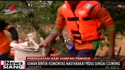Kepedulian Pemuda Membersihkan Sungai Ciliwung yang Kotor