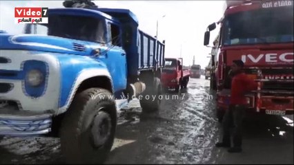 بالفيديو.. "أم زغيو" طريق الموت غرب الإسكندرية.. حوادث متكررة واستغاثات من السائقين لغياب الخدمات والإنارة