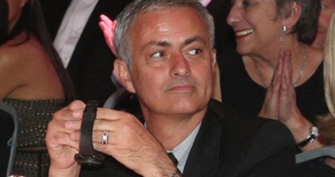 Mourinho, Bağış Gecesinde 18 Bin Euro'luk Saatini Ortaya Koydu