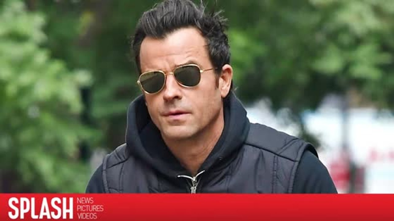 Justin Theroux postet ein Bild, das sich gegen Brad Pitt richtet